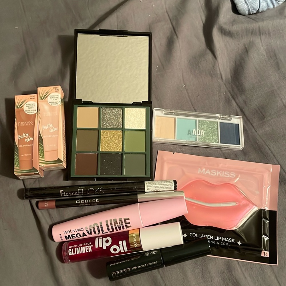 New!! Makeup bundle